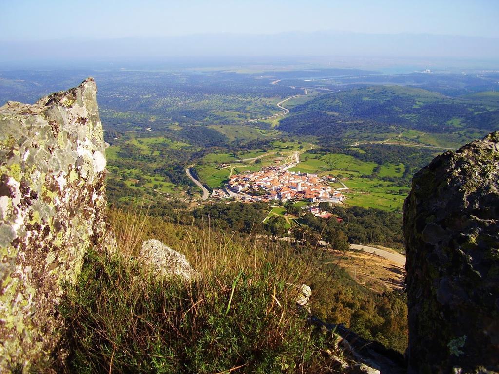 Los Montes Guest House Casas de Miravete Bagian luar foto