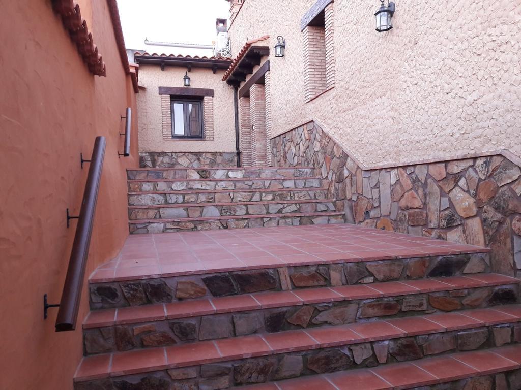 Los Montes Guest House Casas de Miravete Bagian luar foto